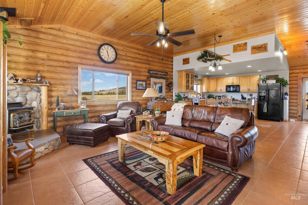 Photo of 111 Deer Flats Ln, Grangeville, ID 83530 (MLS # 99000324)