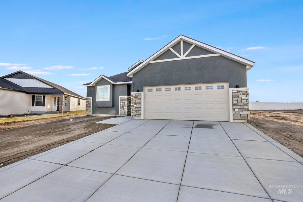Photo of 2056 Lowline Avenue, Twin Falls, ID 83301 (MLS # 98971510)