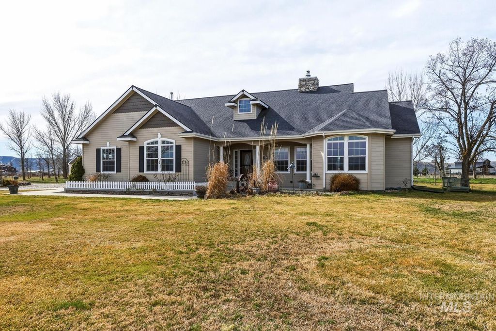 Photo of 2405 Star Ln, Emmett, ID 83617 (MLS # 98966269)