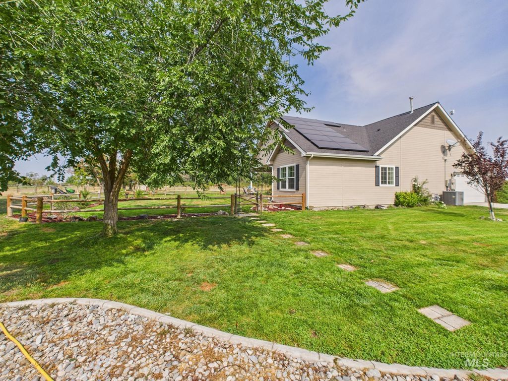 Photo of 2405 Star Ln, Emmett, ID 83617 (MLS # 98966269)