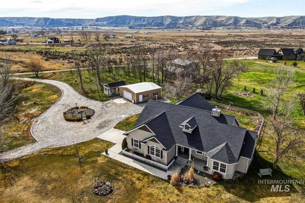 Photo of 2405 Star Ln, Emmett, ID 83617 (MLS # 98966269)