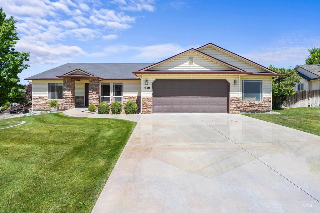 Photo of 538 W Palmer Dr, Nampa, ID 83686 (MLS # 98994121)
