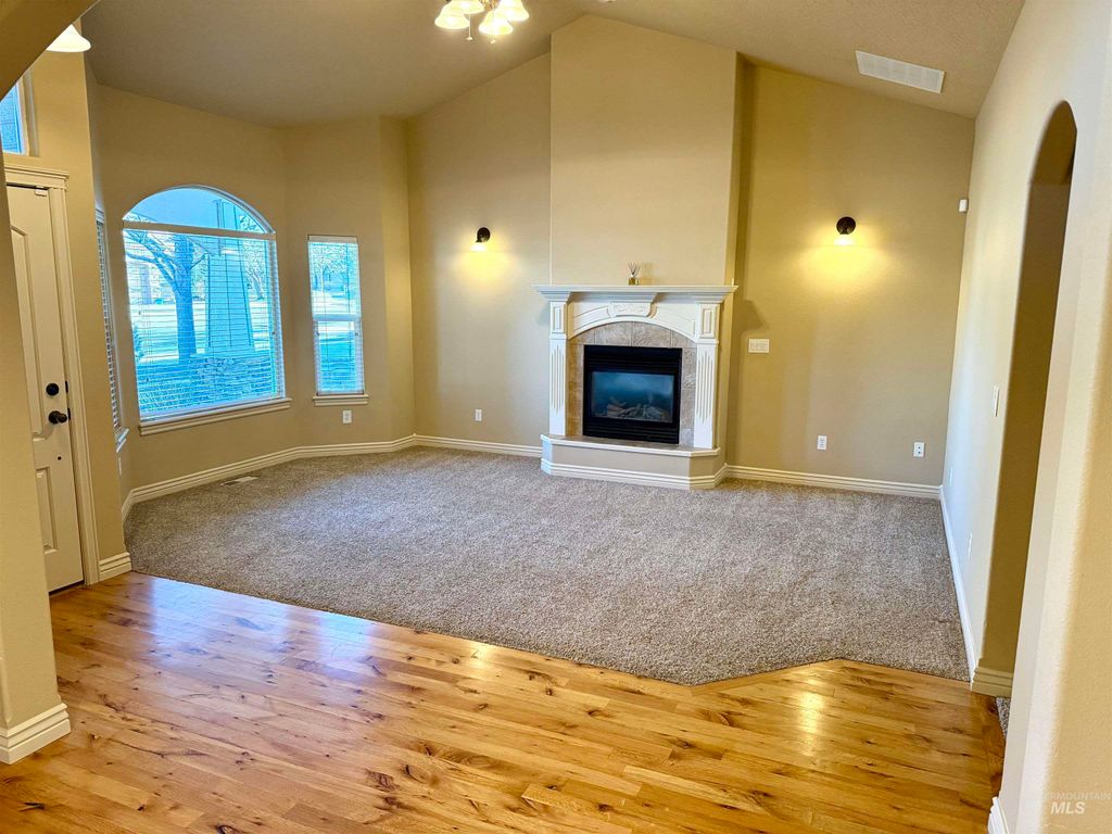Photo of 230 E Alexis Loop, Nampa, ID 83686 (MLS # 98972756)