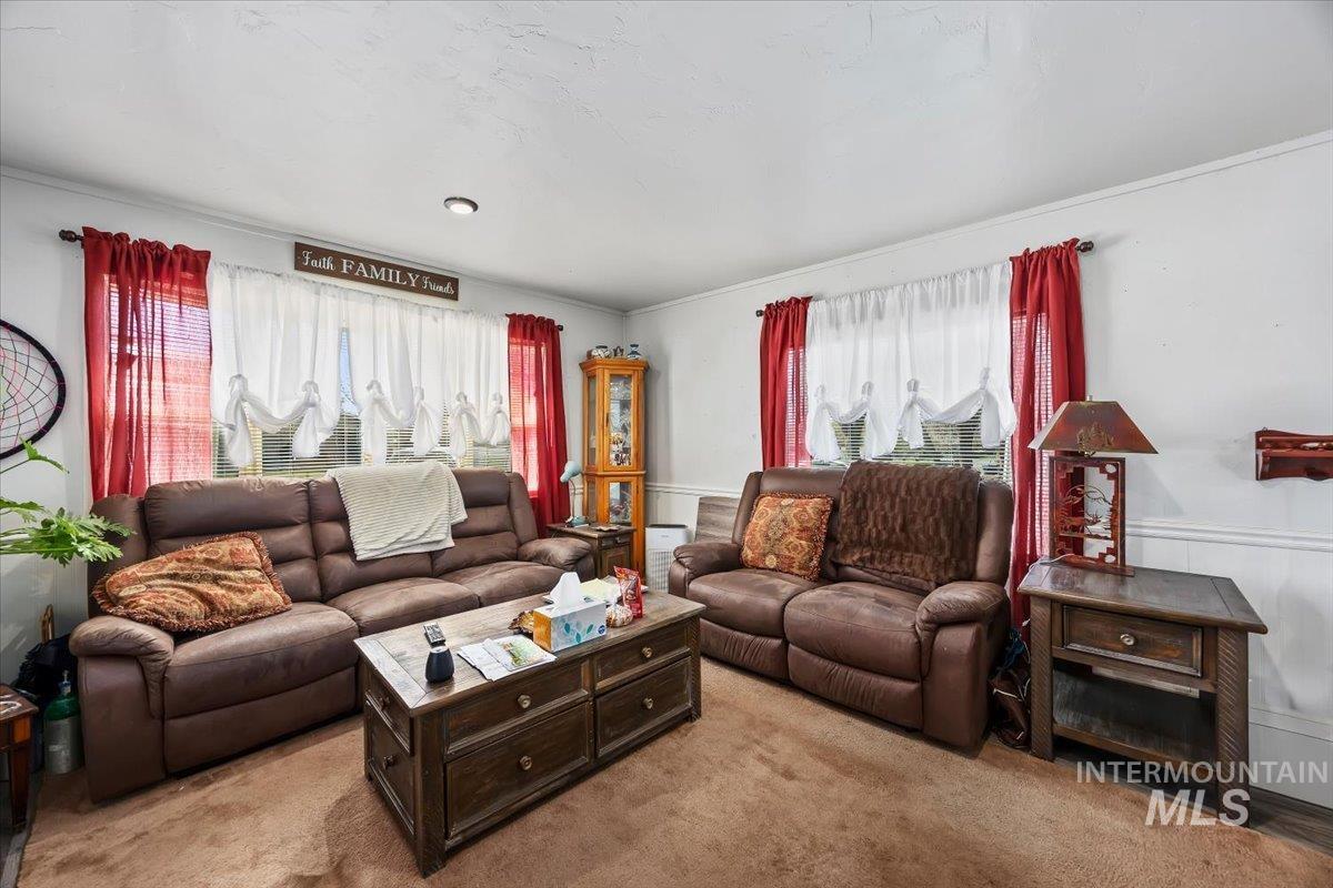 341 Bruneau Street East