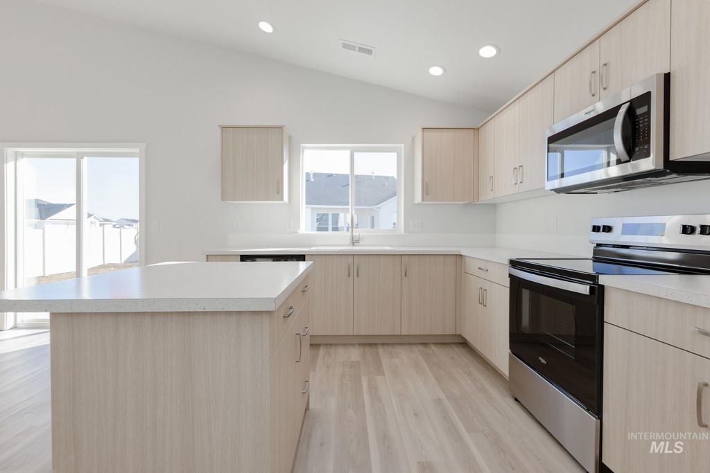 Photo of 3607 E Jamestown Dr, Nampa, ID 83686 (MLS # 98979938)