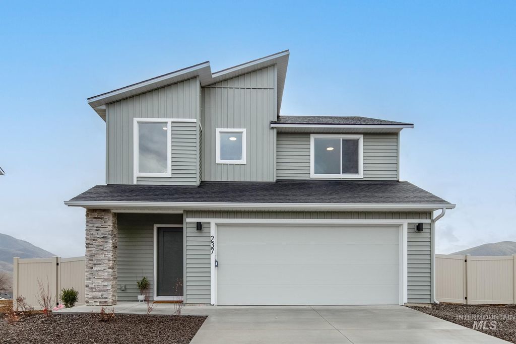 Photo of 237 Caribou Ct, Horseshoe Bend, ID 83629 (MLS # 98967465)