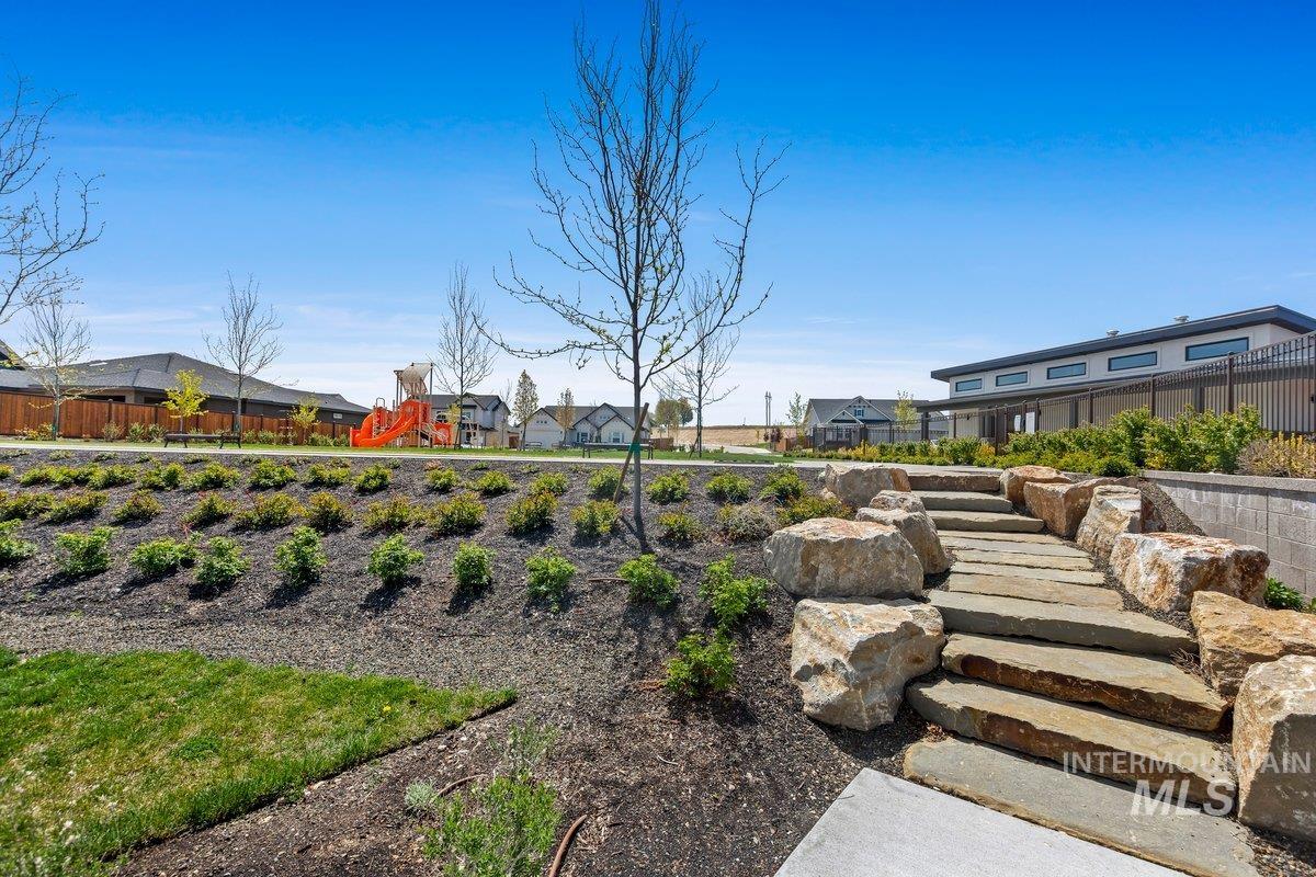 View of yard featuring a residential view