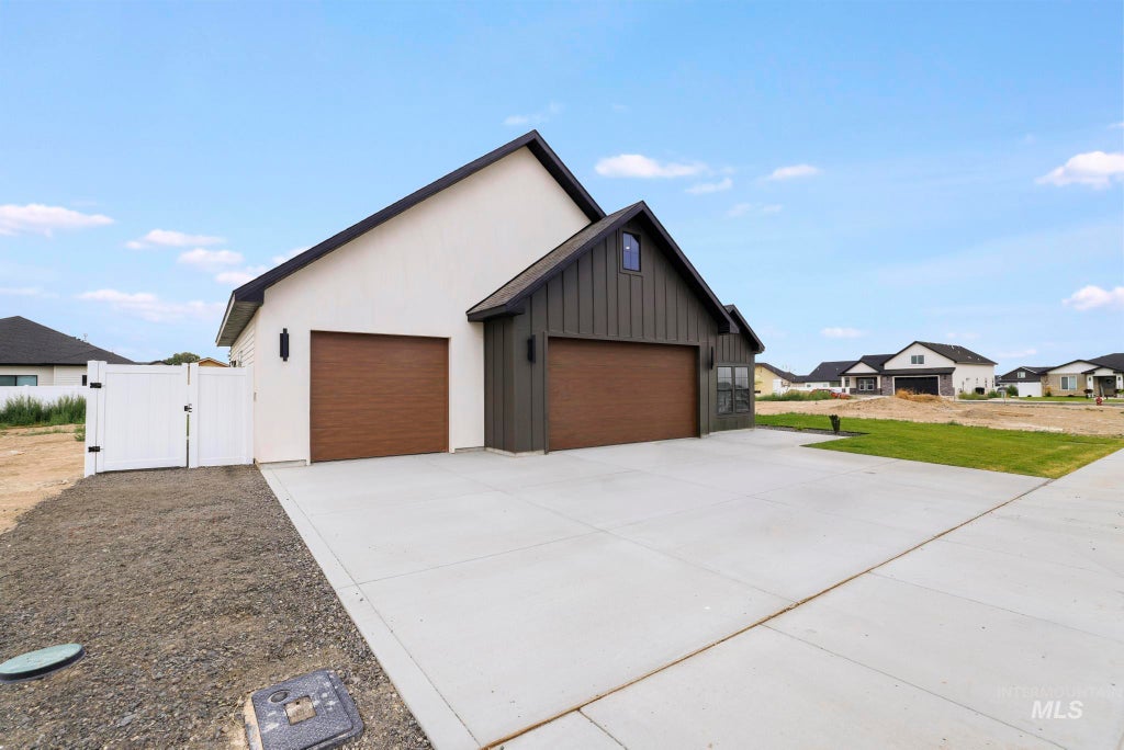 Photo of 979 Siphon St, Twin Falls, ID 83301 (MLS # 98992947)