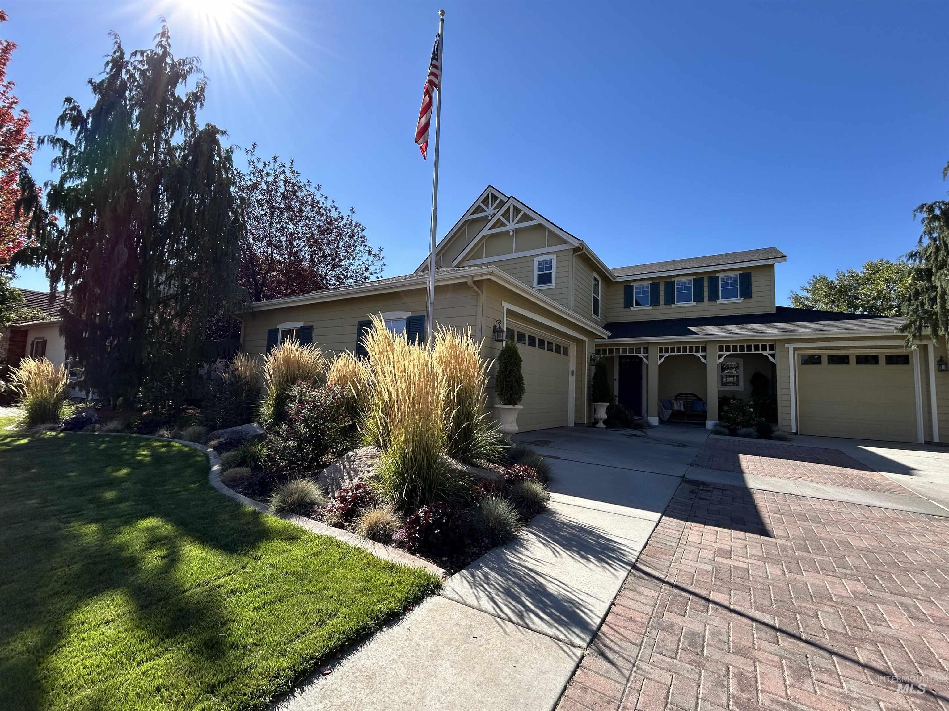 905 N Seneca Springs Way