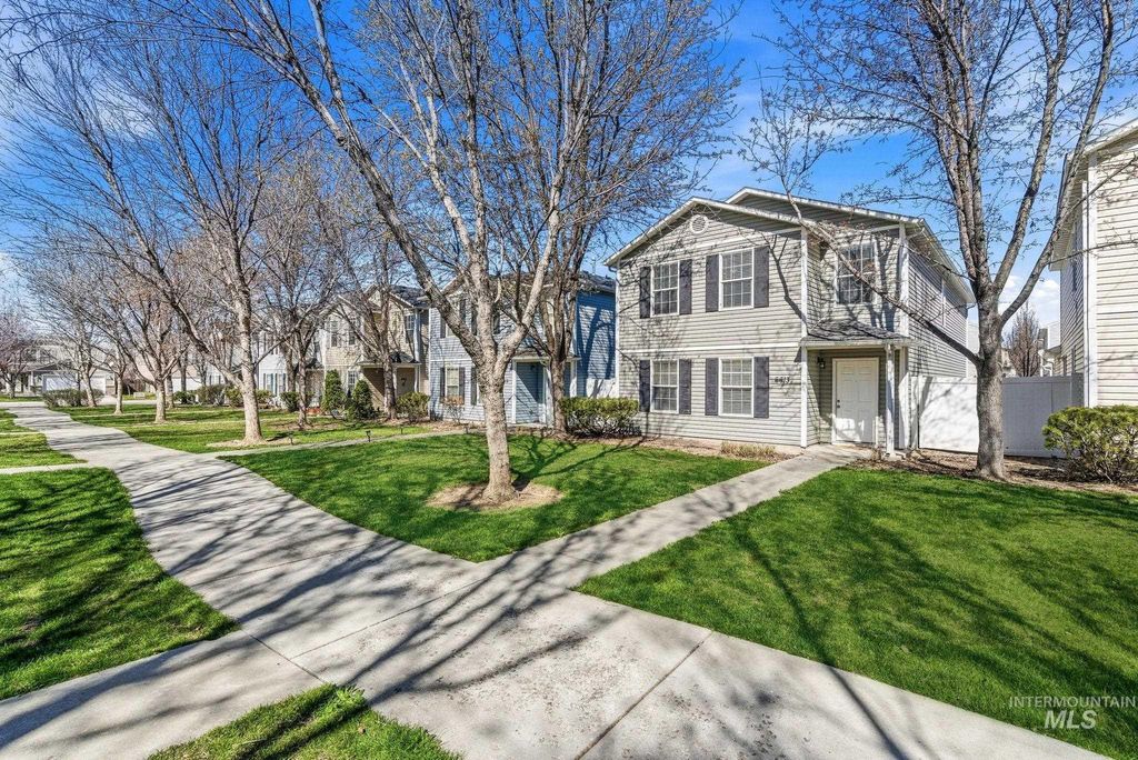 Photo of 6613 S Covewood Way, Boise, ID 83709 (MLS # 98978809)