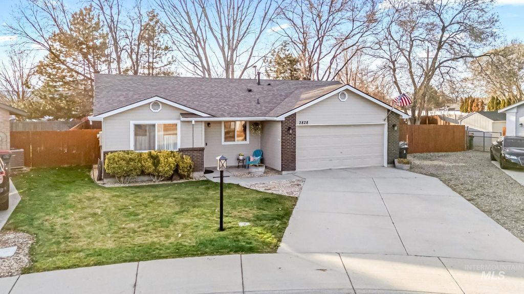 Photo of 2828 W Leroy Ct, Meridian, ID 83642 (MLS # 98977029)
