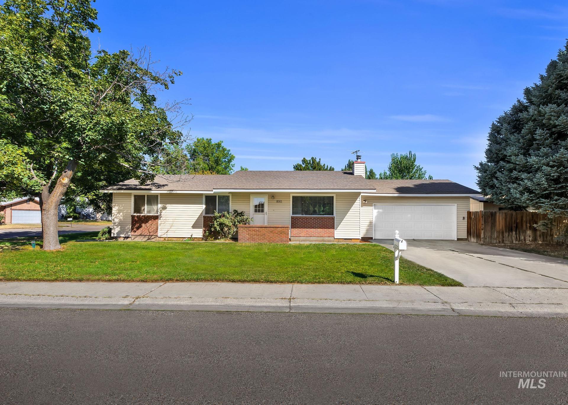 890 W 9th S, Mountain Home, Idaho image 1