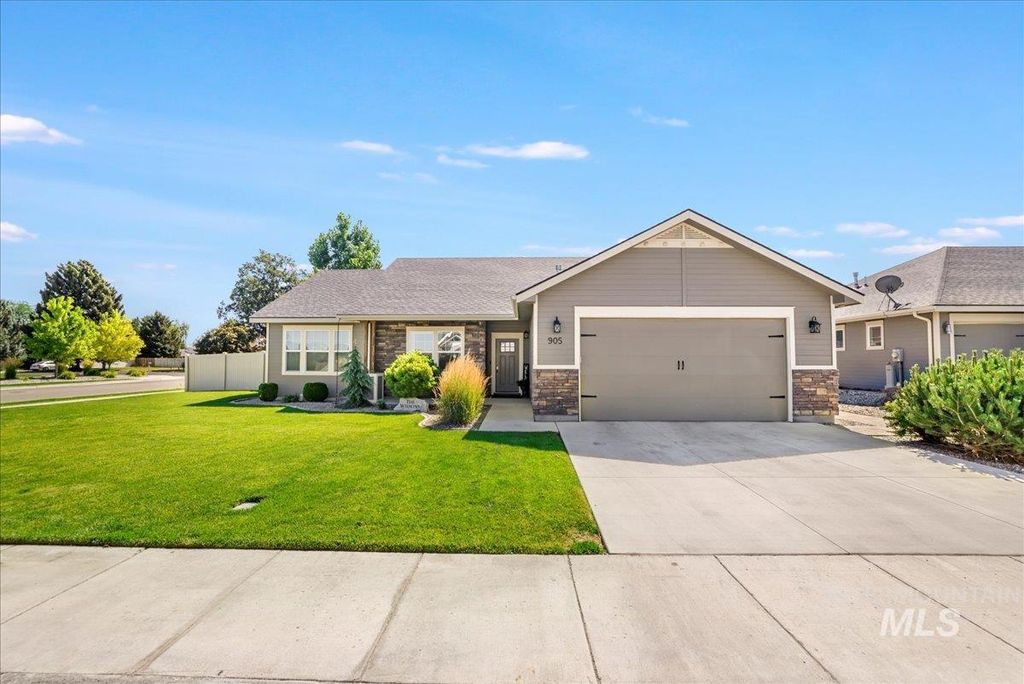 Photo of 905 Birchton Loop, Twin Falls, ID 83301 (MLS # 98960944)