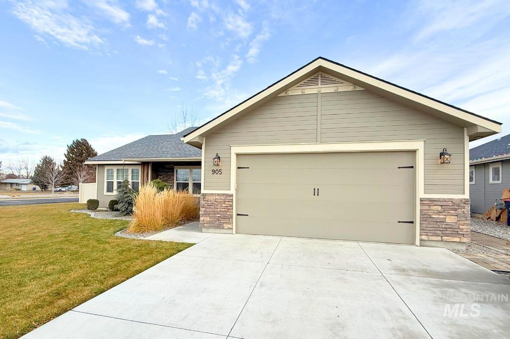 Photo of 905 Birchton Loop, Twin Falls, ID 83301 (MLS # 98960944)