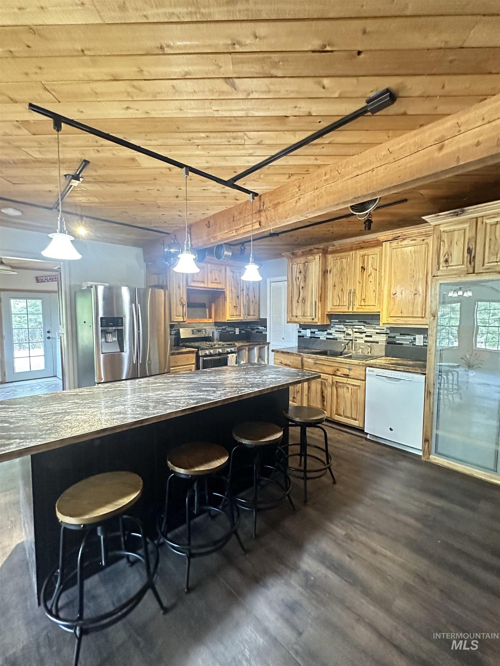 202 Pine Hollow Lane