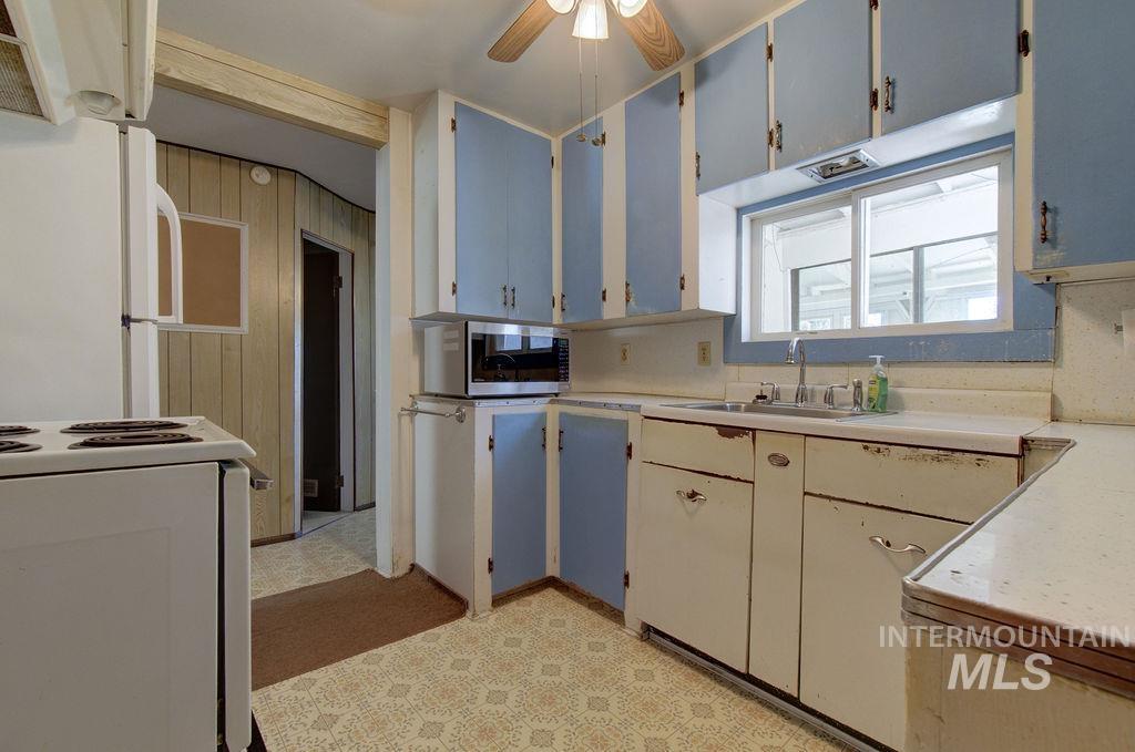 1808 Lincoln Avenue North