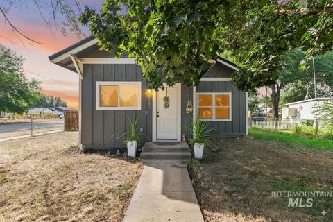 366 4th Ave N Payette ID 83661