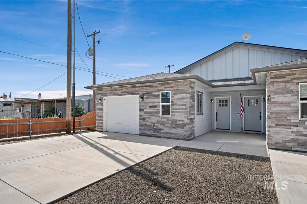 Photo of 11 N 1st Street East, Homedale, ID 83628 (MLS # 99001231)