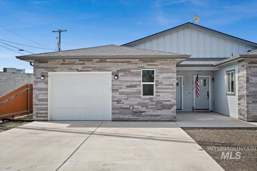 Photo of 11 N 1st Street East, Homedale, ID 83628 (MLS # 99001231)