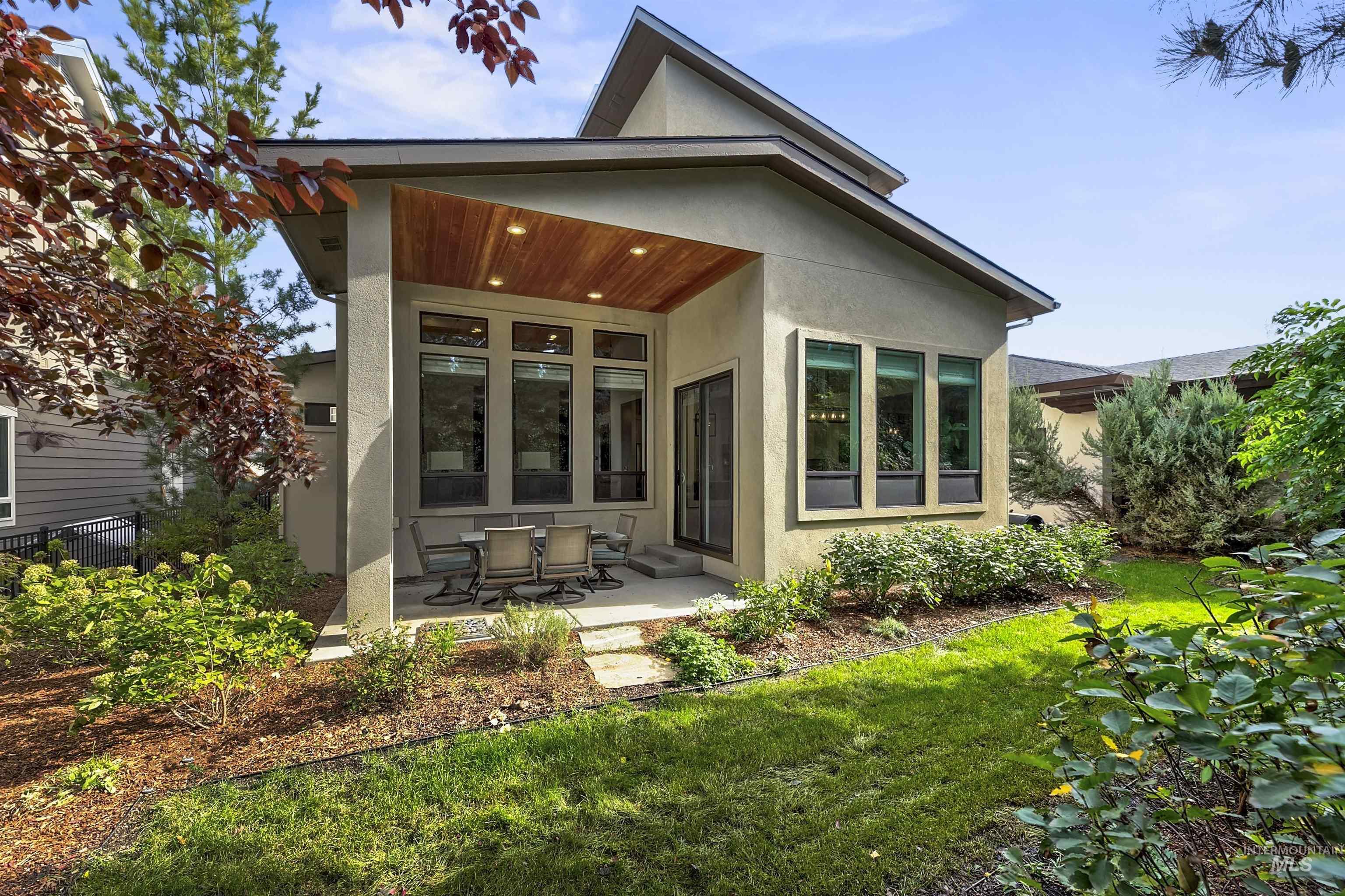 2887 S Creek Pointe Lane