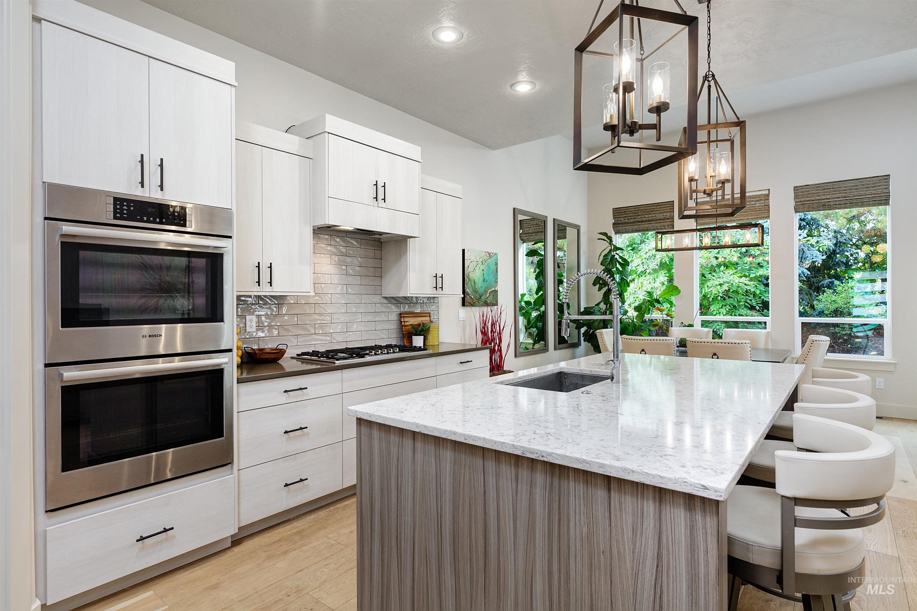 2887 S Creek Pointe Lane