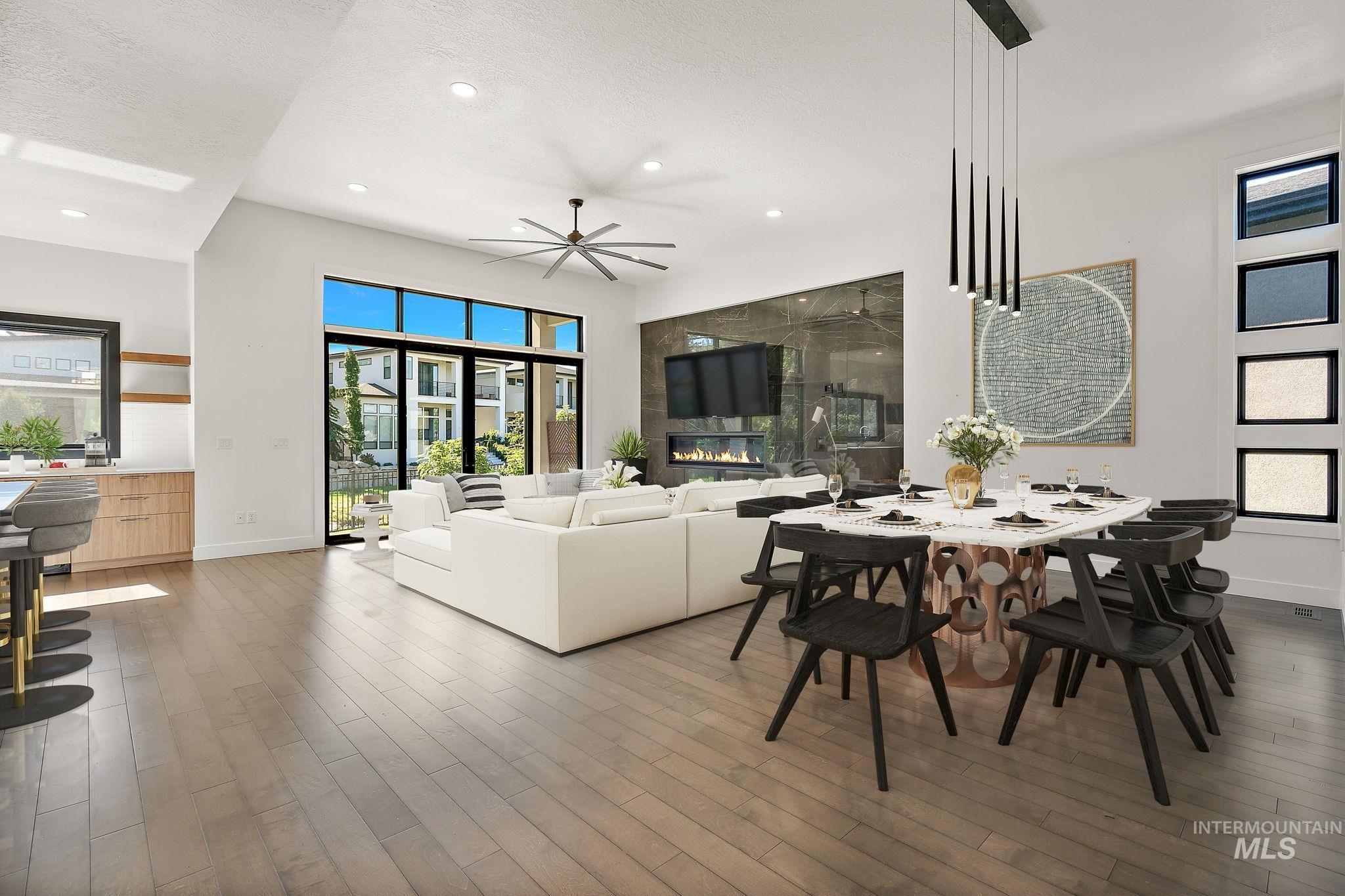 3353 S Eagle Brook Lane