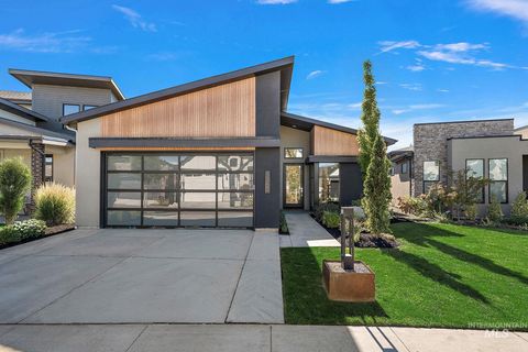 Photo of 3353 S Eagle Brook Lane, Eagle, ID 83616 (MLS # 98961813)