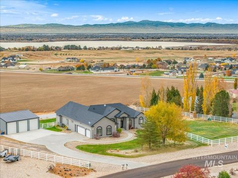 Photo of 13228 Crescent Dr, Nampa, ID 83686 (MLS # 98966358)