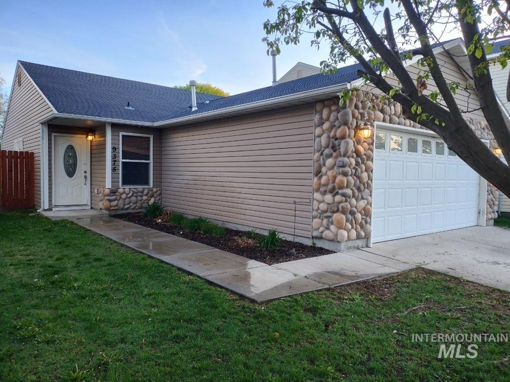 Photo of 9375 W Hearthside Dr, Boise, ID 83709 (MLS # 98985324)