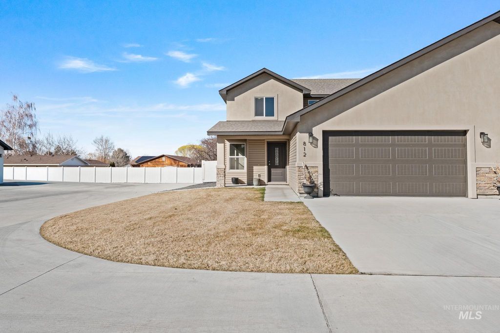 Photo of 812 Jack Ave, Jerome, ID 83338 (MLS # 98977644)