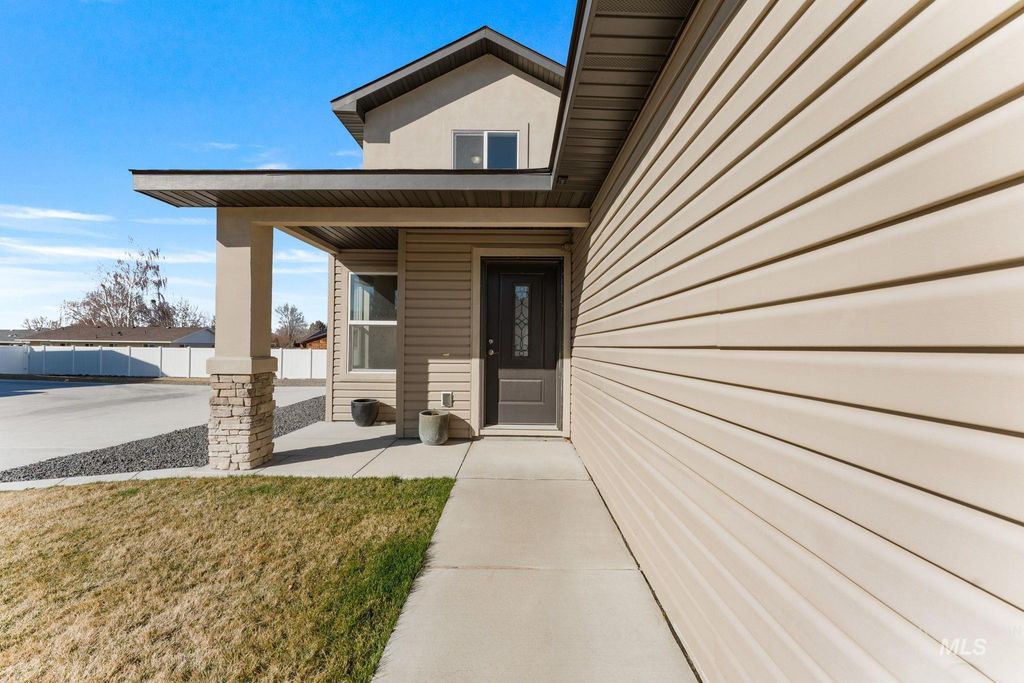 Photo of 812 Jack Ave, Jerome, ID 83338 (MLS # 98977644)