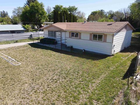 Photo of 520 N Birch St, Jerome, ID 83338 (MLS # 98986849)