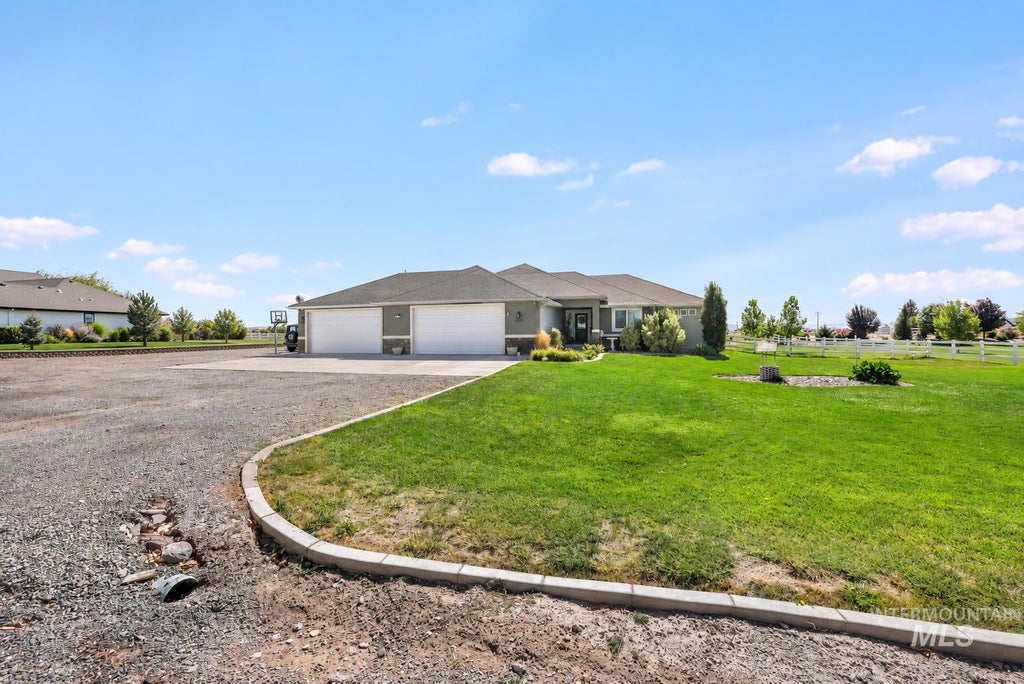 Photo of 3705 3755 N, Kimberly, ID 83341 (MLS # 99000958)