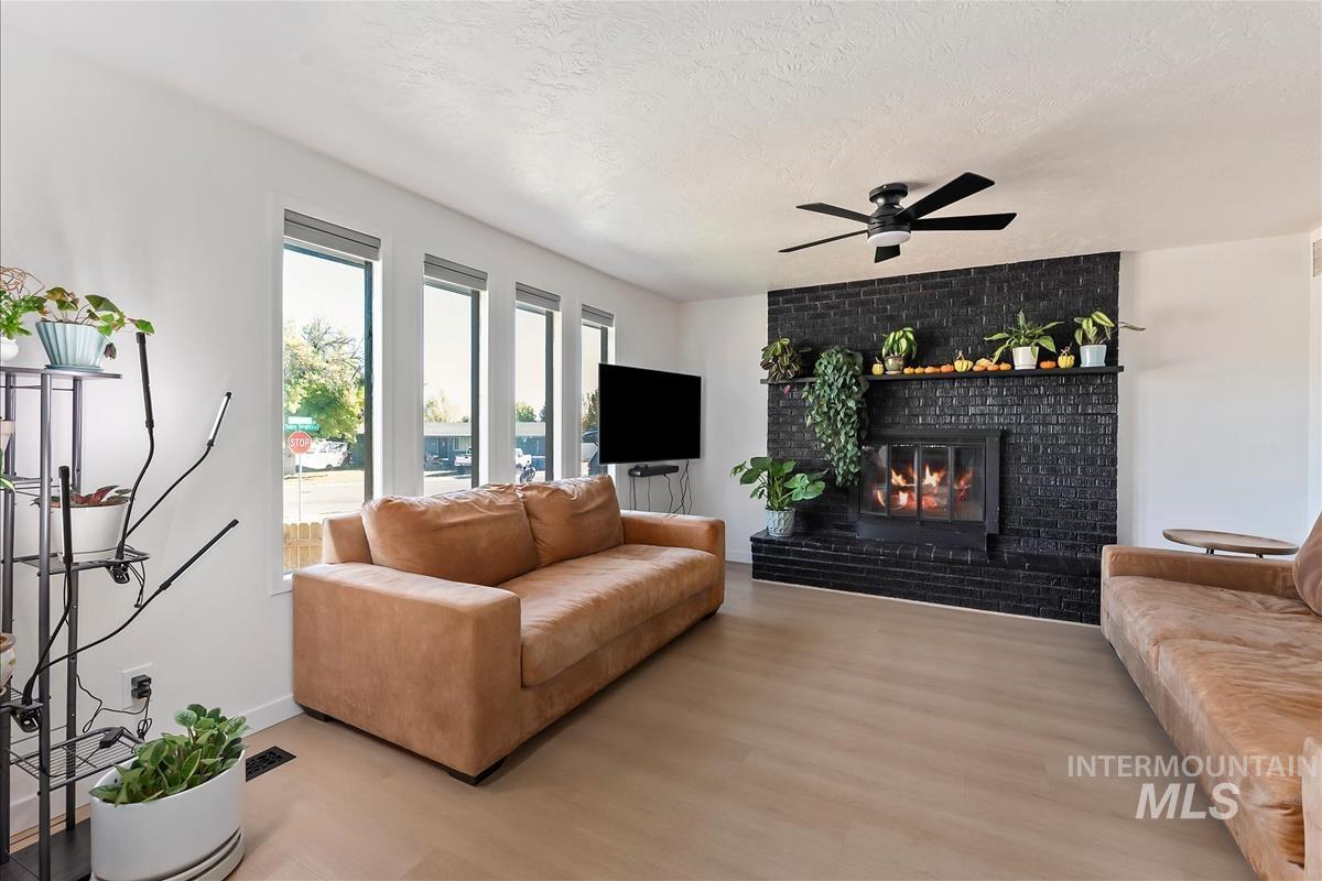 11503 W Santa Barbara Dr