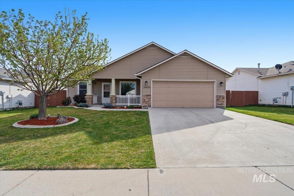 Photo of 5605 Buckboard Ave, Caldwell, ID 83607 (MLS # 98979455)