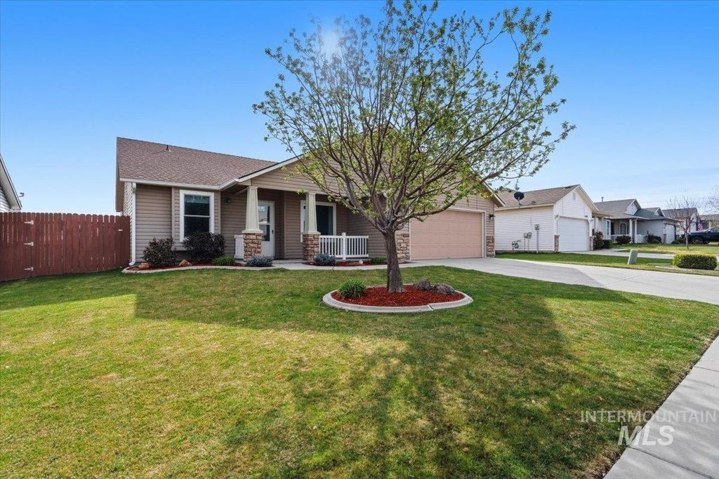 Photo of 5605 Buckboard Ave, Caldwell, ID 83607 (MLS # 98979455)