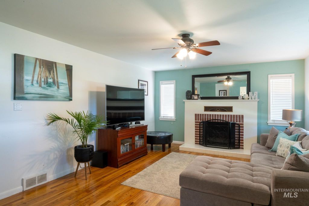 Photo of 1919 Burton Ave, Burley, ID 83318 (MLS # 98984813)
