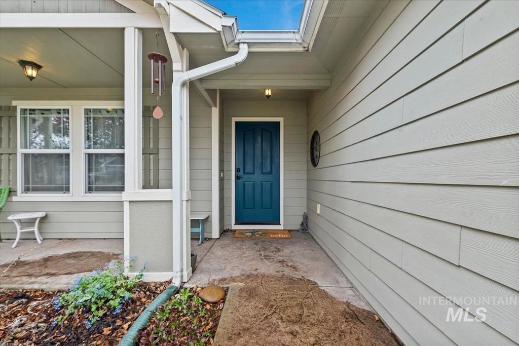 Photo of 3315 W Acarrera Ct, Meridian, ID 83642 (MLS # 98980470)