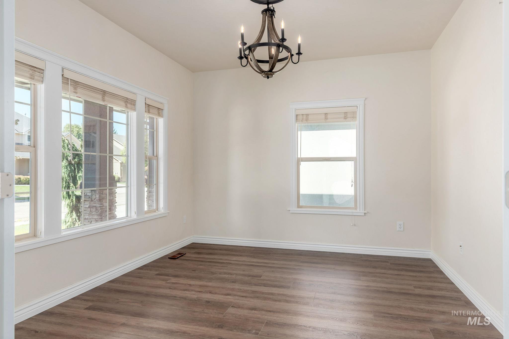 2816 S Bear Claw Way