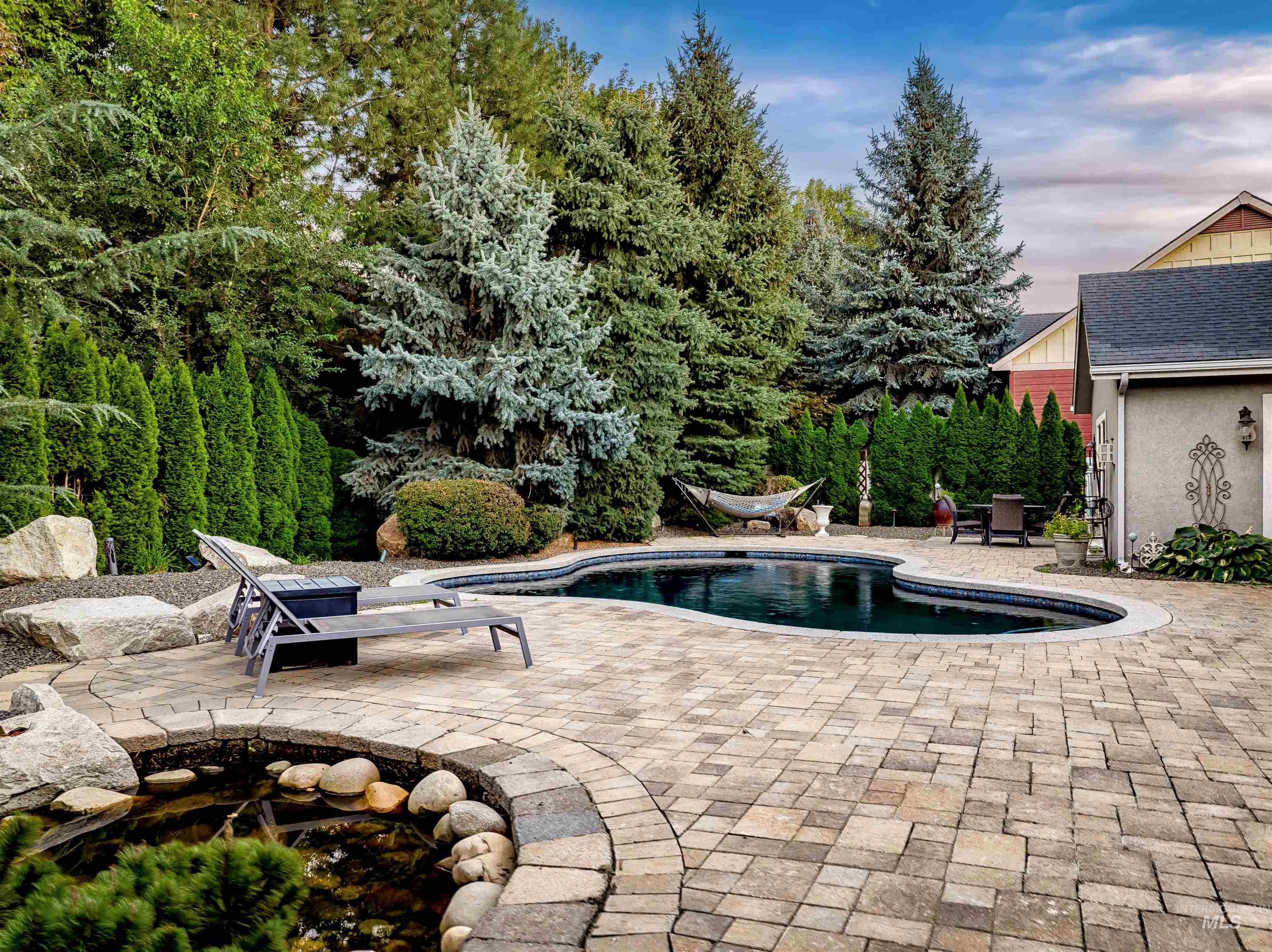 2816 S Bear Claw Way