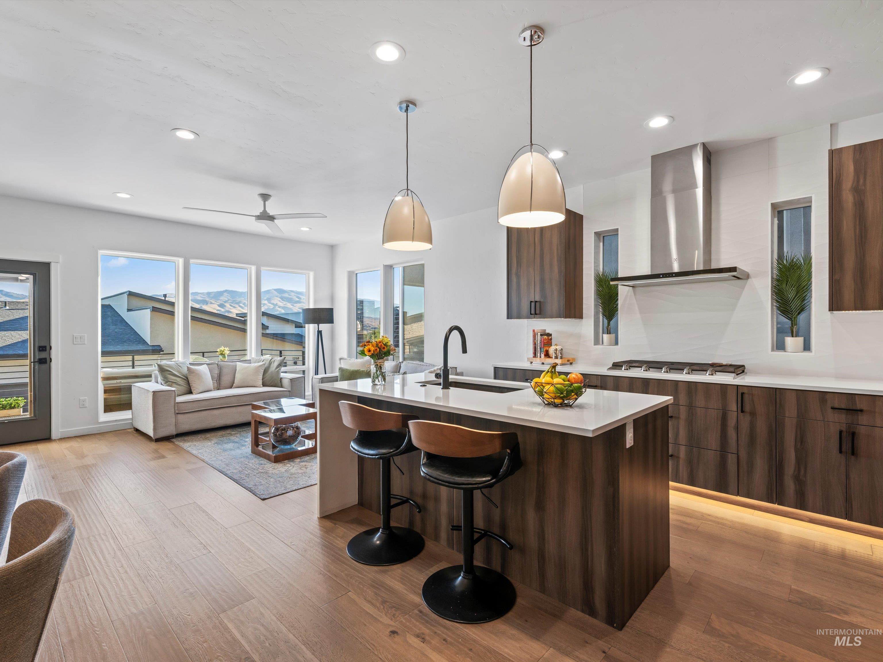 1251 E Echelon Ridge Lane