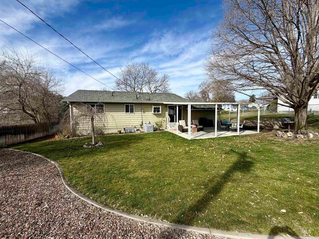 Photo of 2253 Bellevue Drive, Clarkston, WA 99403 (MLS # 98976523)