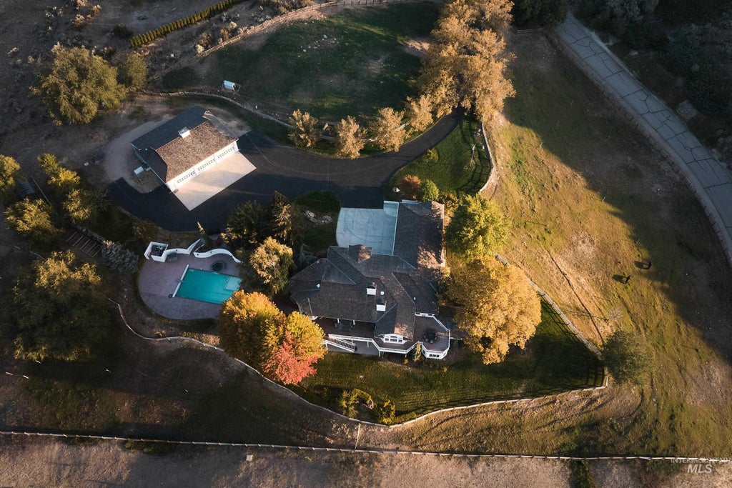 Photo of 3931 N Triple Ridge Place, Eagle, ID 83616 (MLS # 99000071)