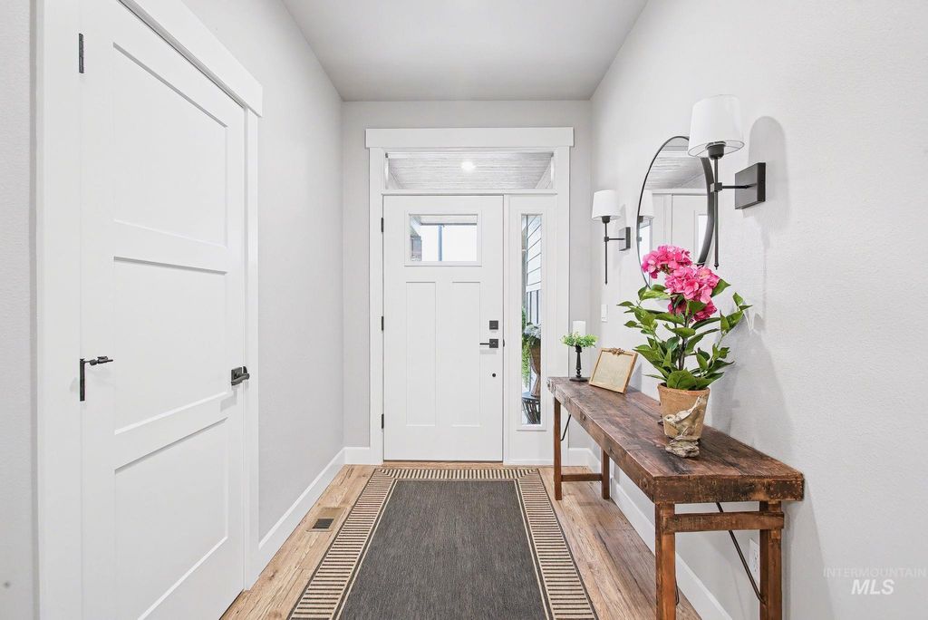 Photo of 3213 Blackhawk Crt Ct, Lewiston, ID 83501 (MLS # 98978000)