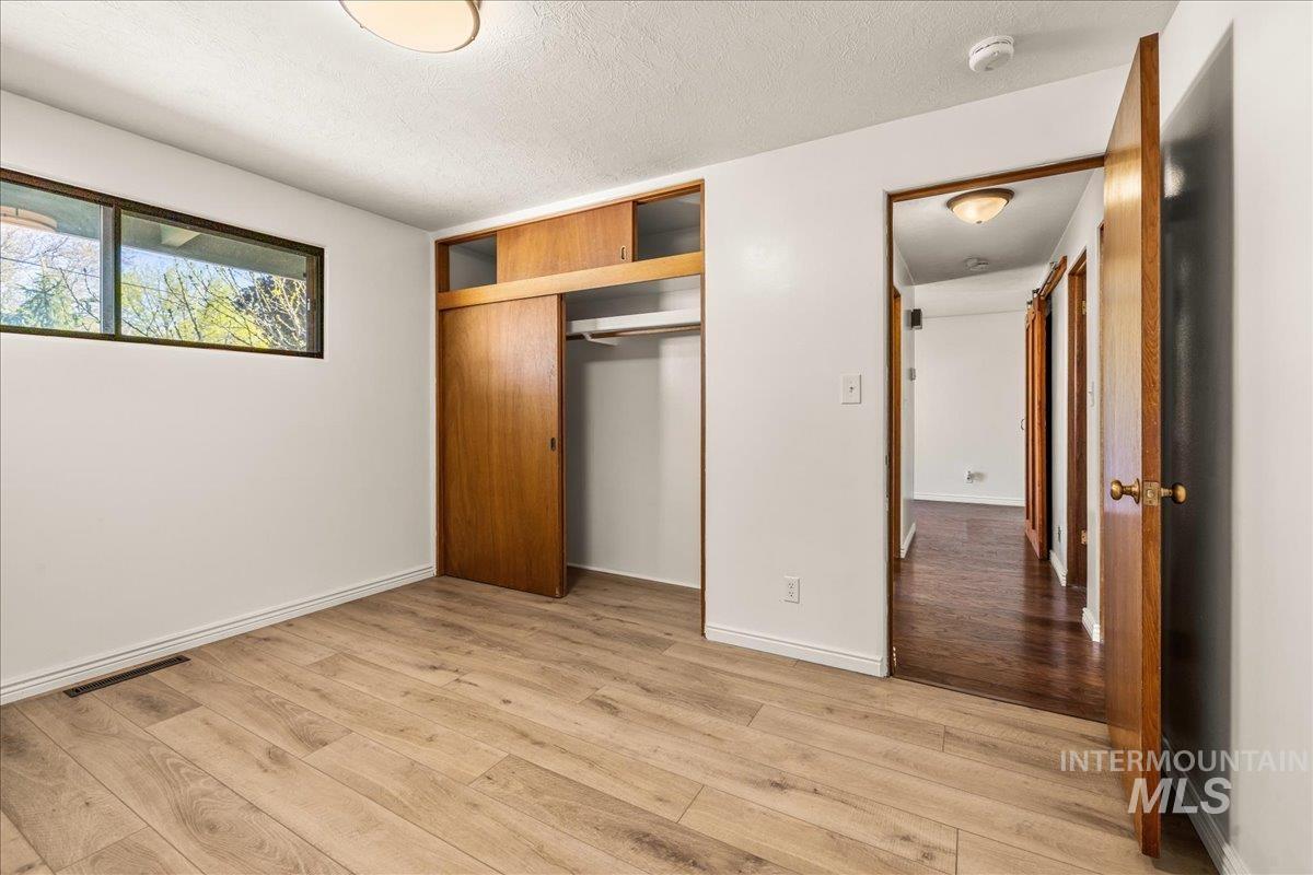 Boise, Idaho 83706, United States, 4 Bedrooms Bedrooms, ,3 BathroomsBathrooms,Residential,Active,120187