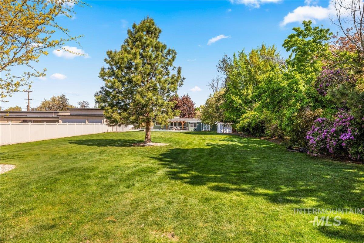 Boise, Idaho 83706, United States, 4 Bedrooms Bedrooms, ,3 BathroomsBathrooms,Residential,Active,120187