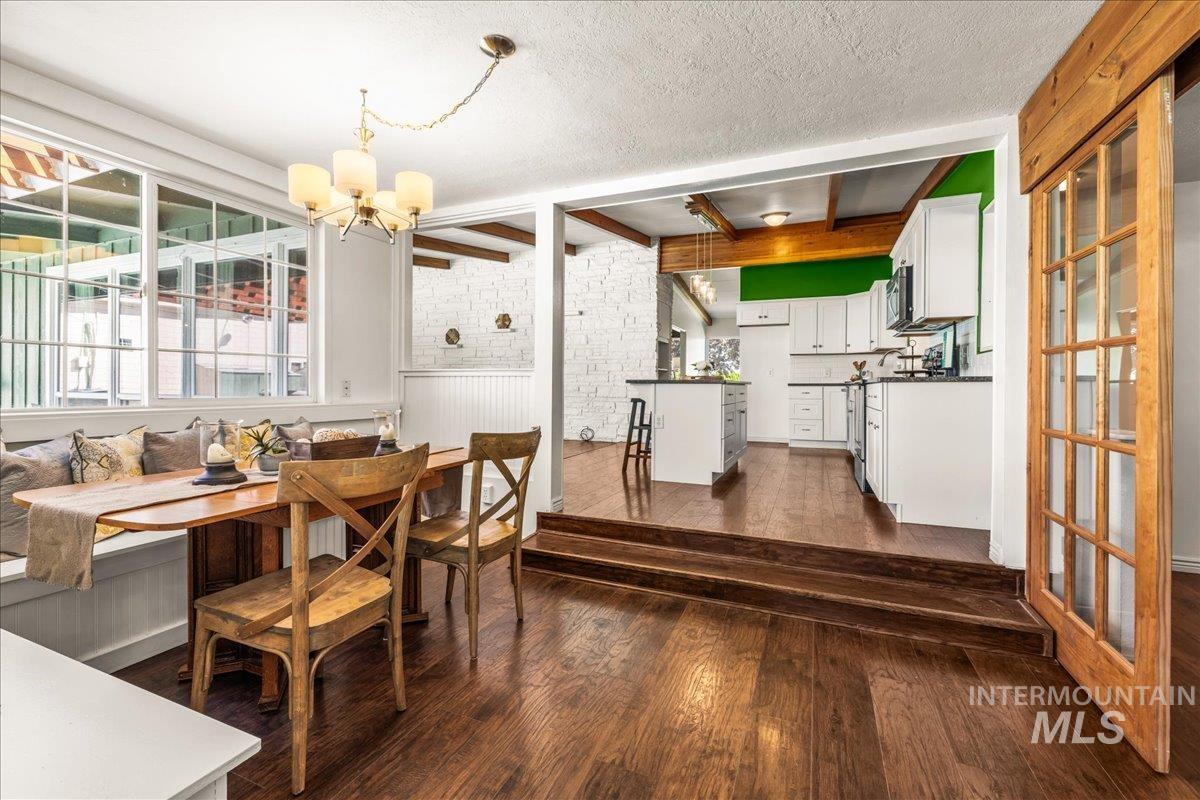 Boise, Idaho 83706, United States, 4 Bedrooms Bedrooms, ,3 BathroomsBathrooms,Residential,Active,120187