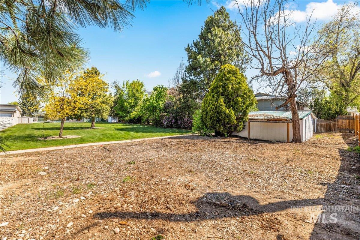 Boise, Idaho 83706, United States, 4 Bedrooms Bedrooms, ,3 BathroomsBathrooms,Residential,Active,120187