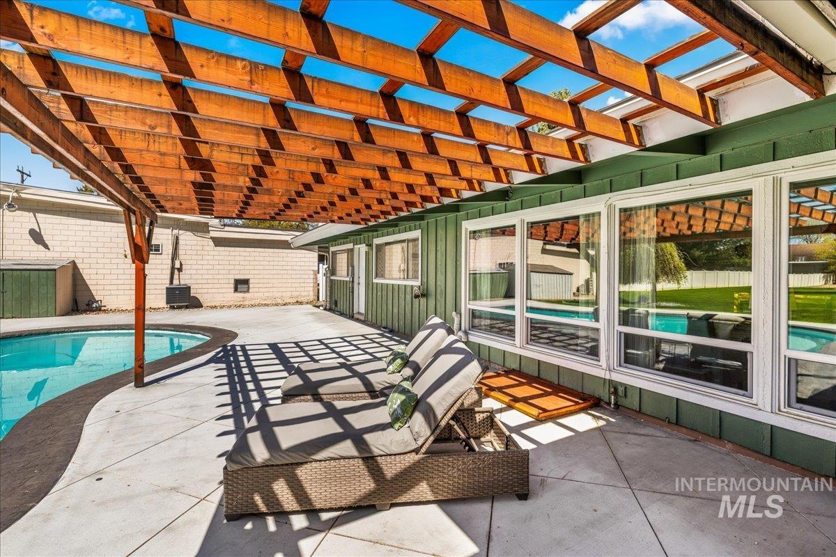 Boise, Idaho 83706, United States, 4 Bedrooms Bedrooms, ,3 BathroomsBathrooms,Residential,Active,120187