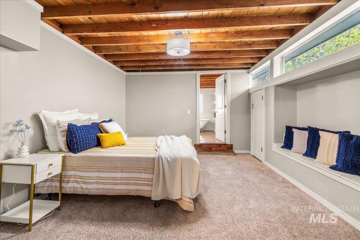 Boise, Idaho 83706, United States, 4 Bedrooms Bedrooms, ,3 BathroomsBathrooms,Residential,Active,120187